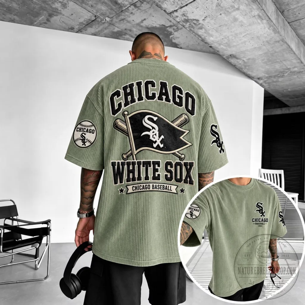 Chicago White Sox Baseball Team Logo Green Oversized T-Shirt Chicago White Sox Baseball Team Logo Green Oversized T-Shirt